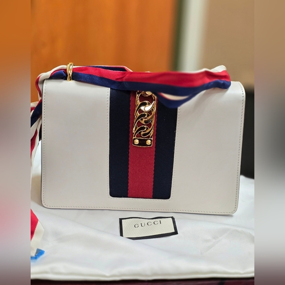 GUCCI Sylvie Series Satchel - Picture 3 of 10